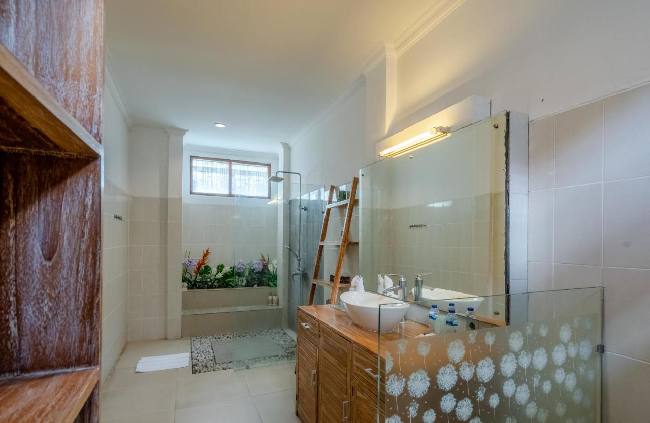 Villa Alleira Seminyak by Best Deals Asia Hospitality Bagian luar foto