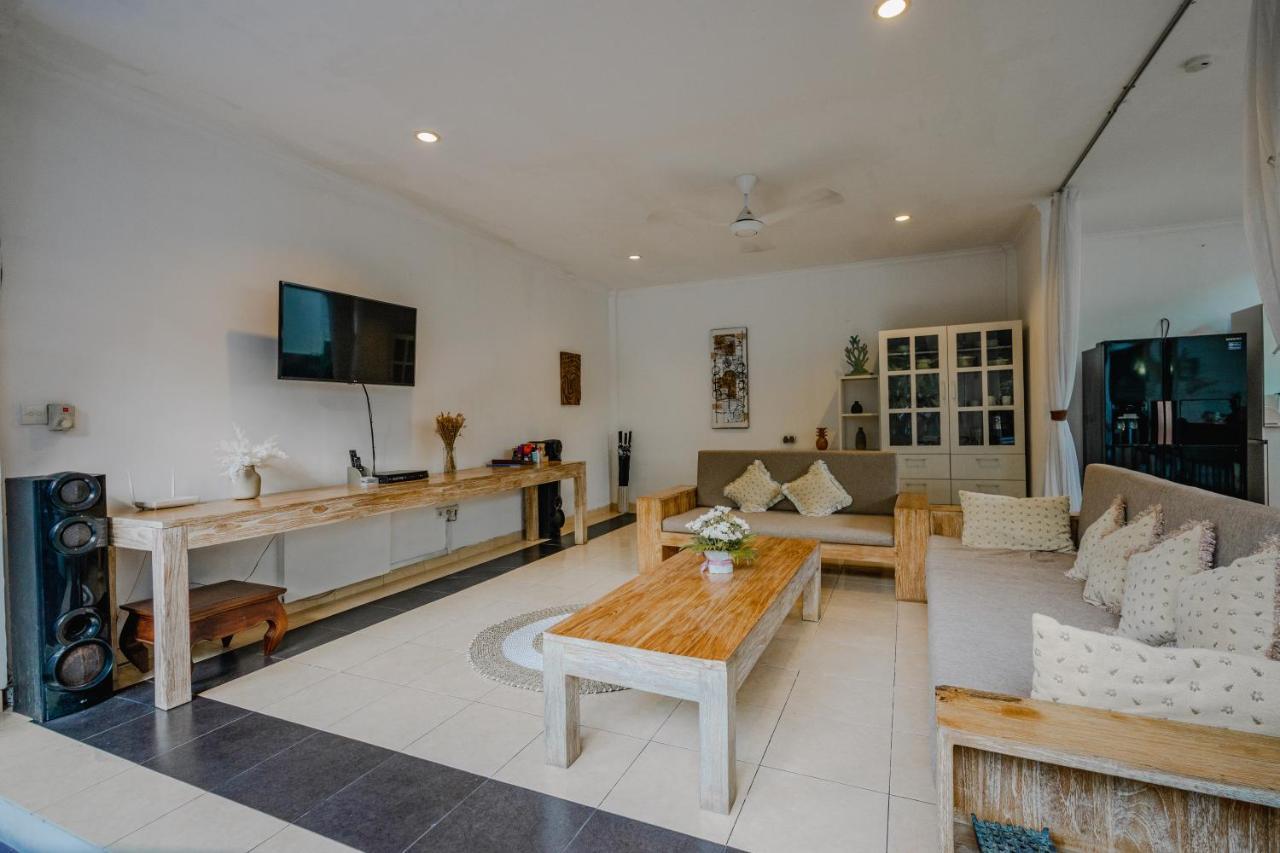 Villa Alleira Seminyak by Best Deals Asia Hospitality Bagian luar foto